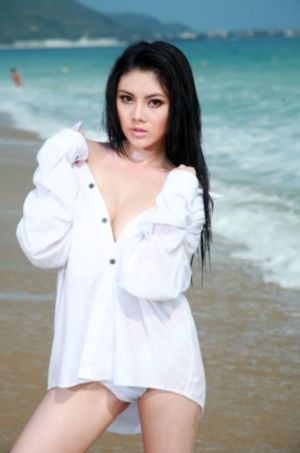 何佩瑜三级未删减版