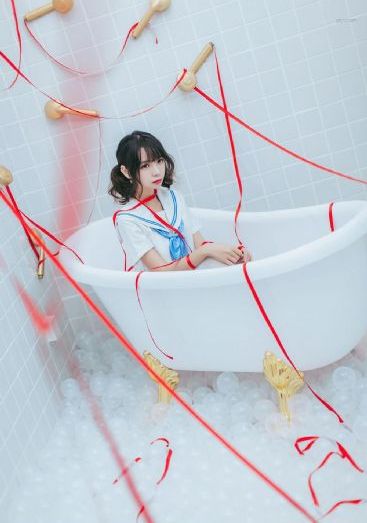 公交掀裙子从后面进去的电影