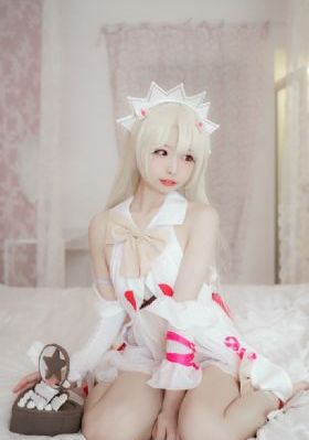 《漂亮的女邻居》在线观看