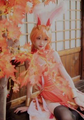巨乳女士官